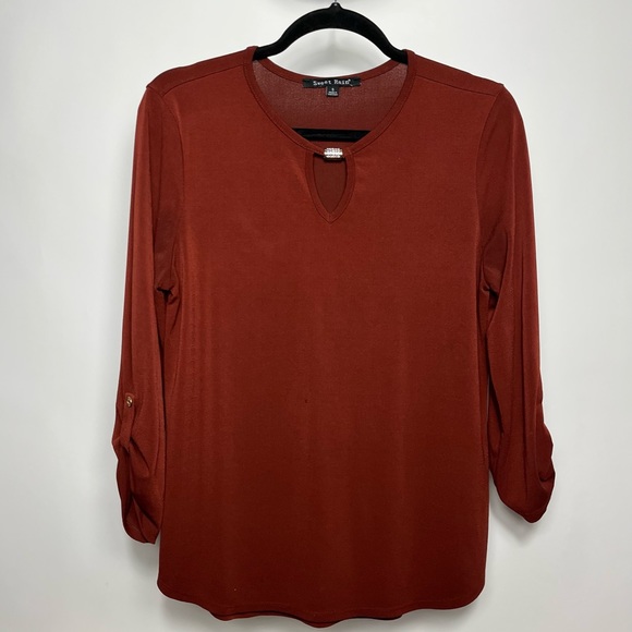 Burgundy Business Top - Picture 2 of 5